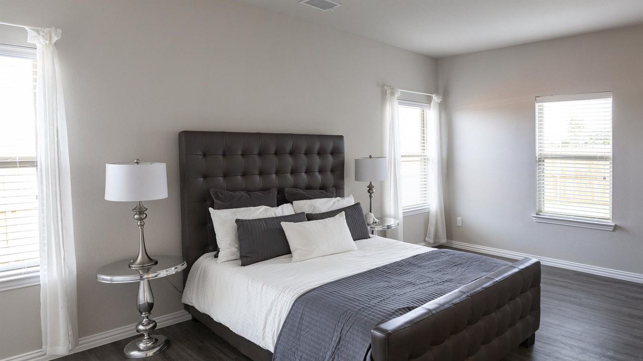 10049 Manzanilla Ave #1 - Photo 4 of 6