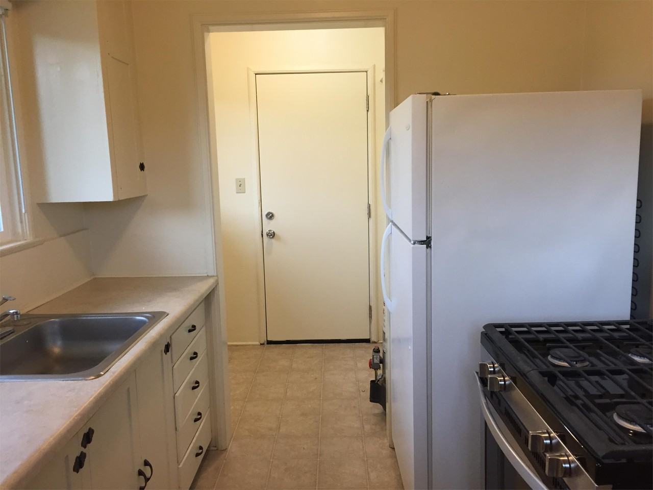 405 W Hickory Ave #405 - Photo 3 of 7