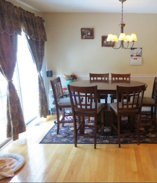 906 Wendover Ct - Photo 3 of 12