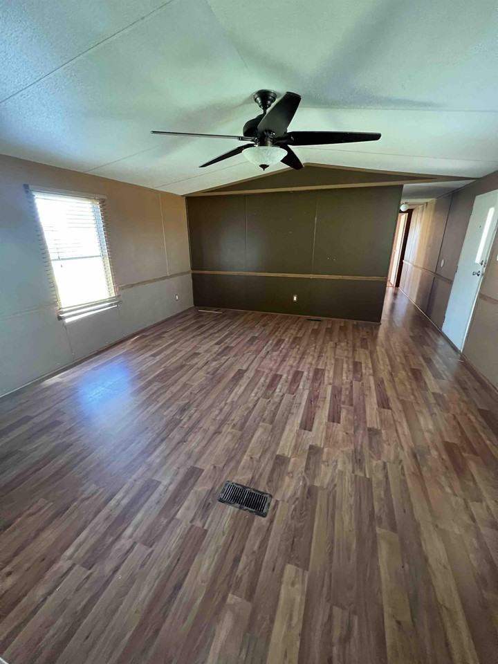 2413 Salmon St #1 - Photo 4 of 17