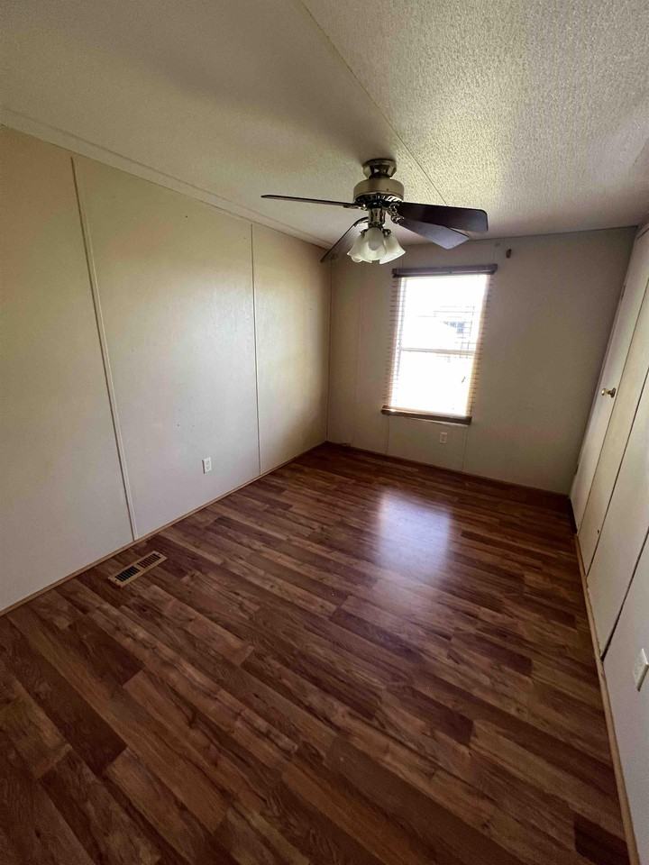 2413 Salmon St #1 - Photo 6 of 17