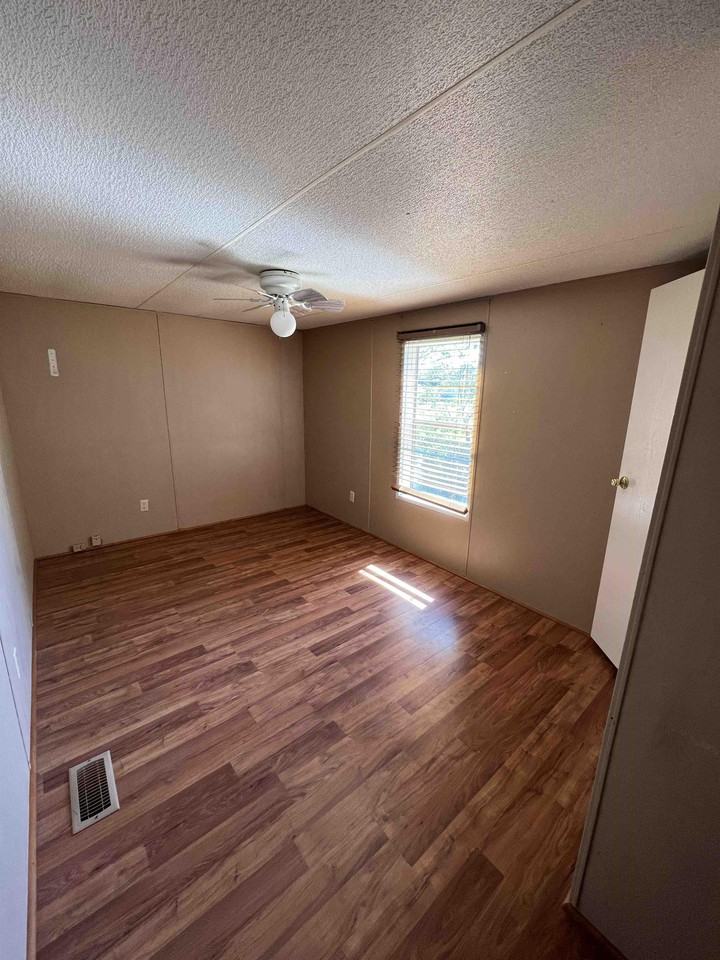 2413 Salmon St #1 - Photo 7 of 17