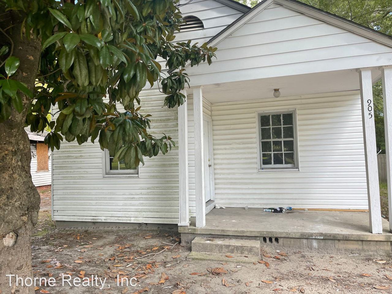 905 Pender St - Photo 2 of 13