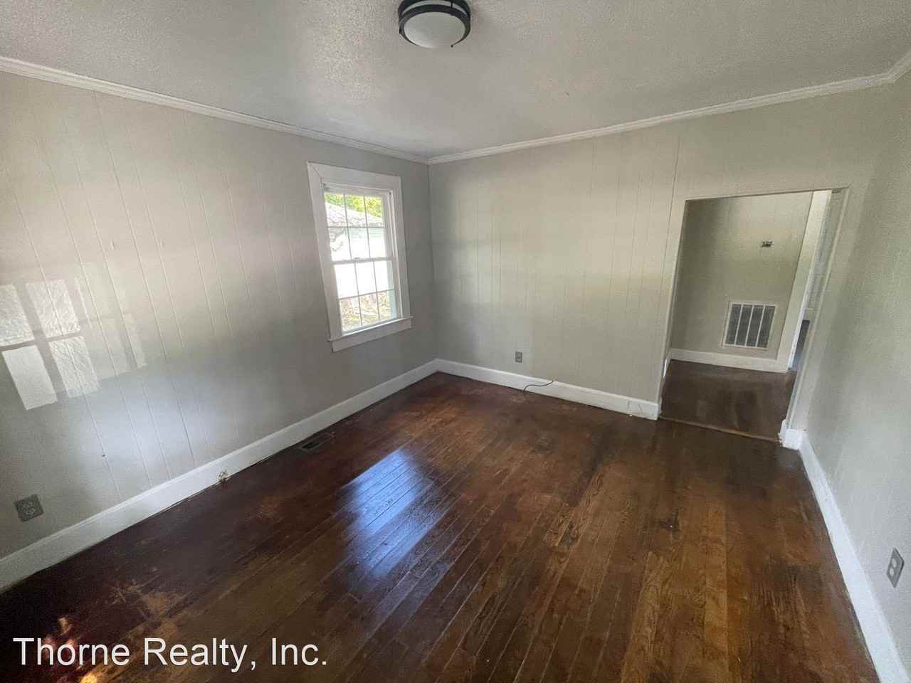 905 Pender St - Photo 3 of 13