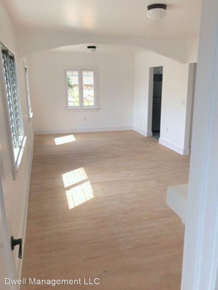 4167 Oakwood Ave. - Photo 3 of 7