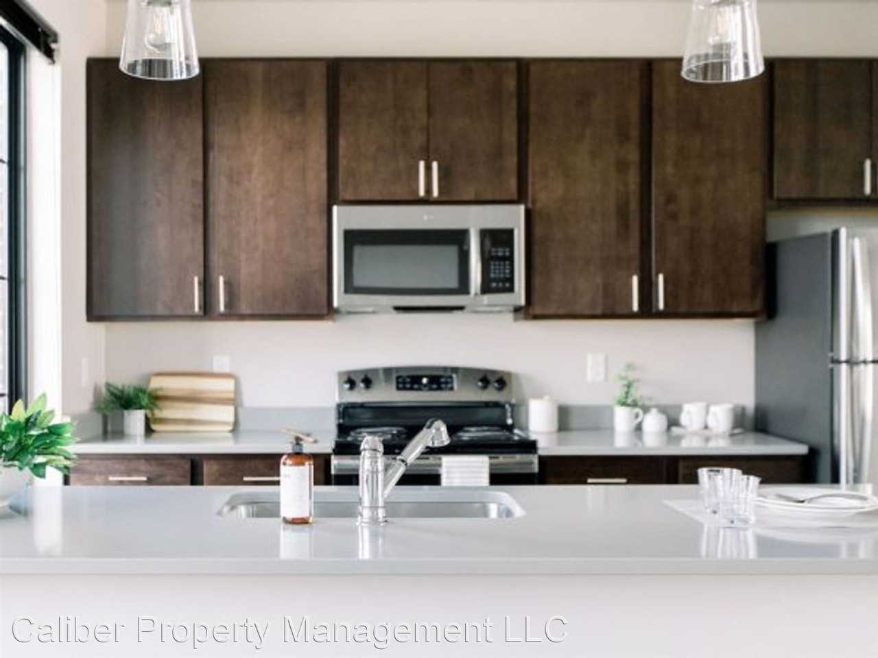 District Brownstone Townhomes - Photo 3 of 4