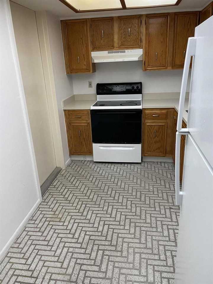 1926 Bridgewood Dr #1926 - Photo 2 of 8