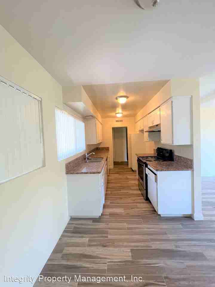 2076 Valderas Drive 2100 Valderas Drive - Photo 2 of 9