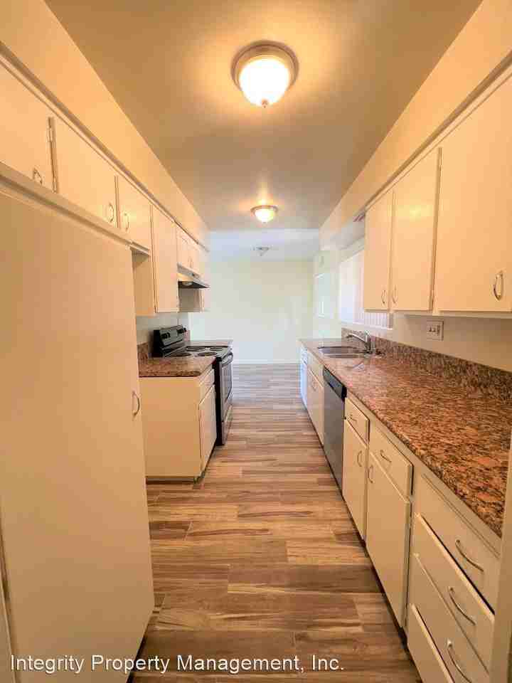 2076 Valderas Drive 2100 Valderas Drive - Photo 3 of 9