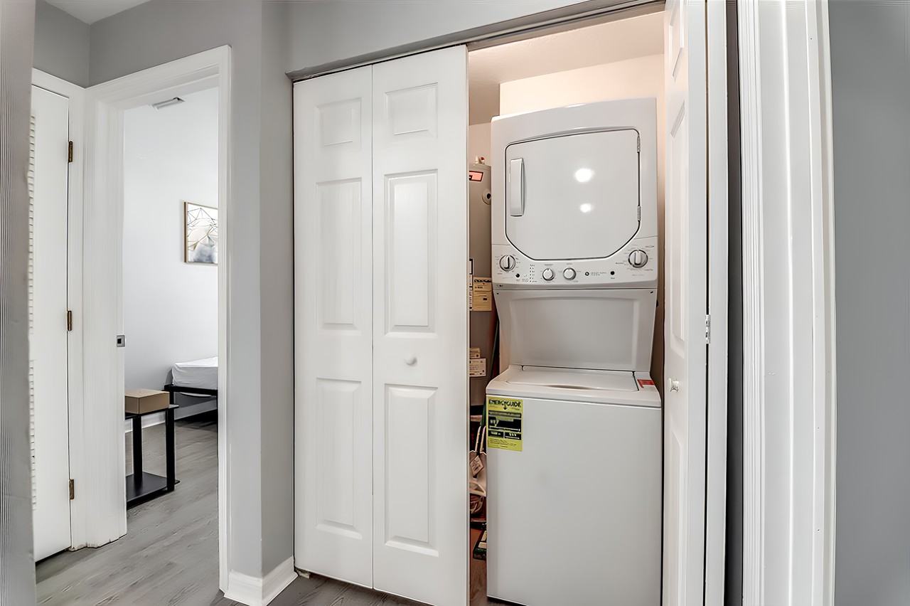 E 38th Ave - Photo 6 of 8