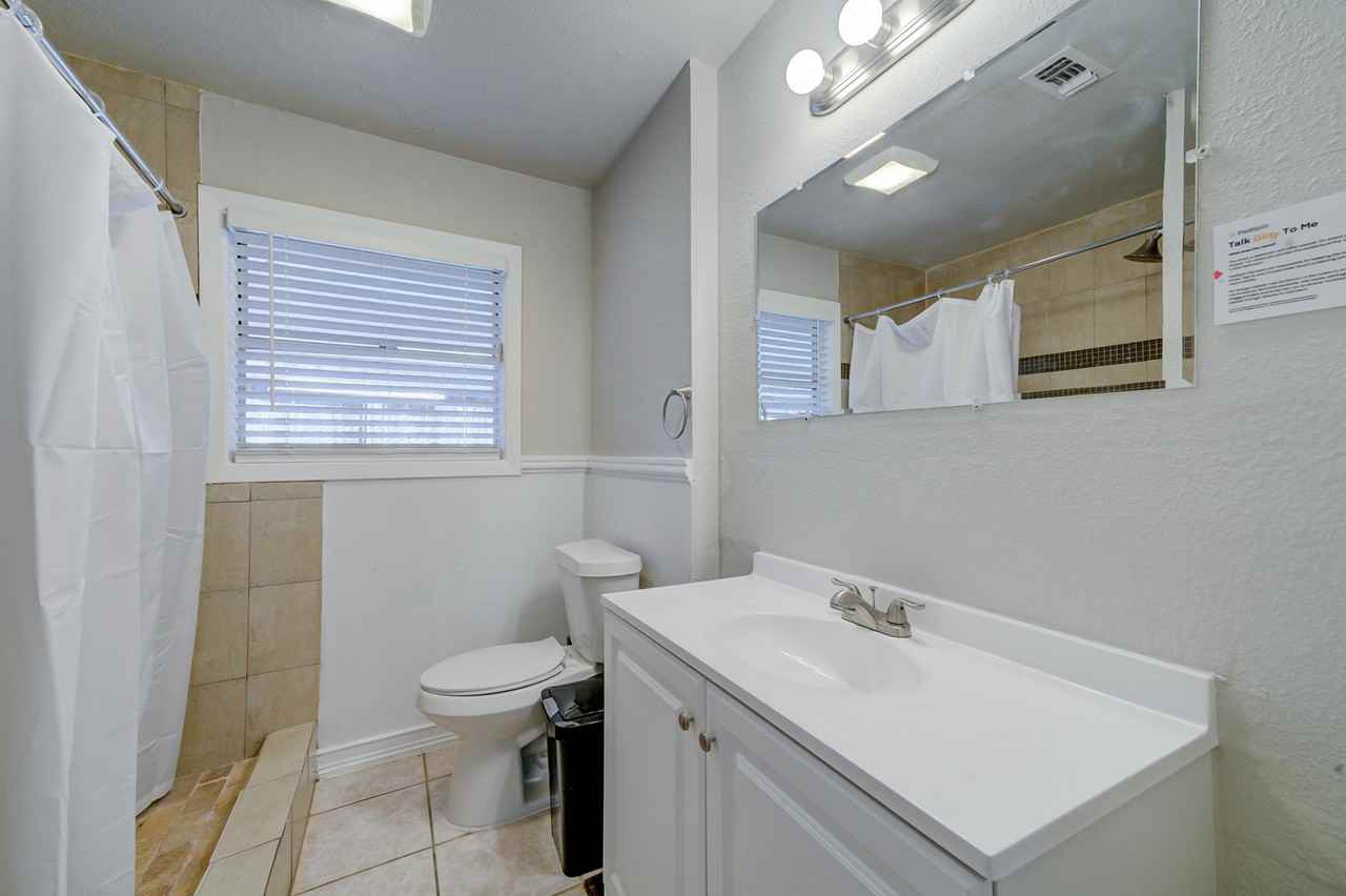 Thornwood Dr - Photo 3 of 13