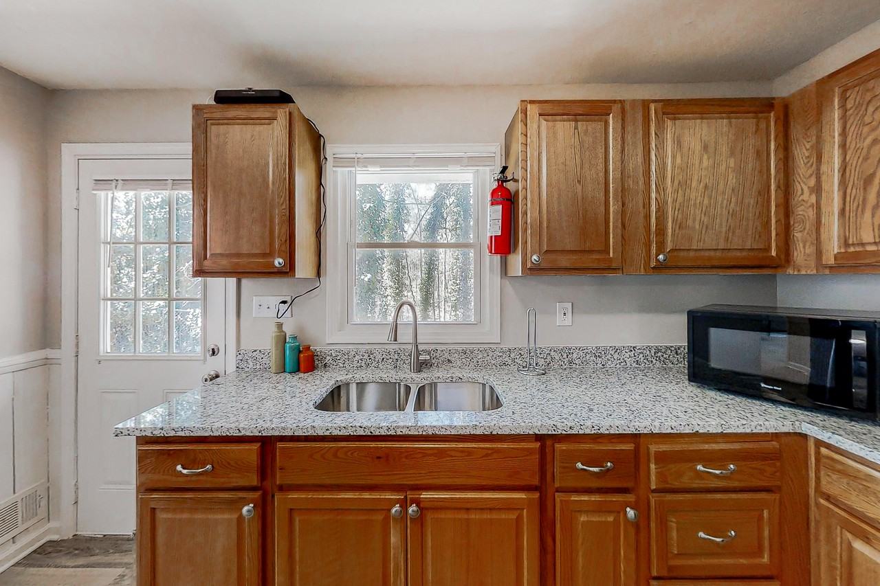 Wisteria Ln Sw - Photo 5 of 10