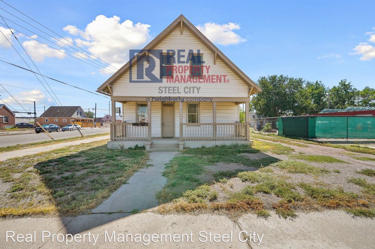 300 Clark St - Photo 2 of 8