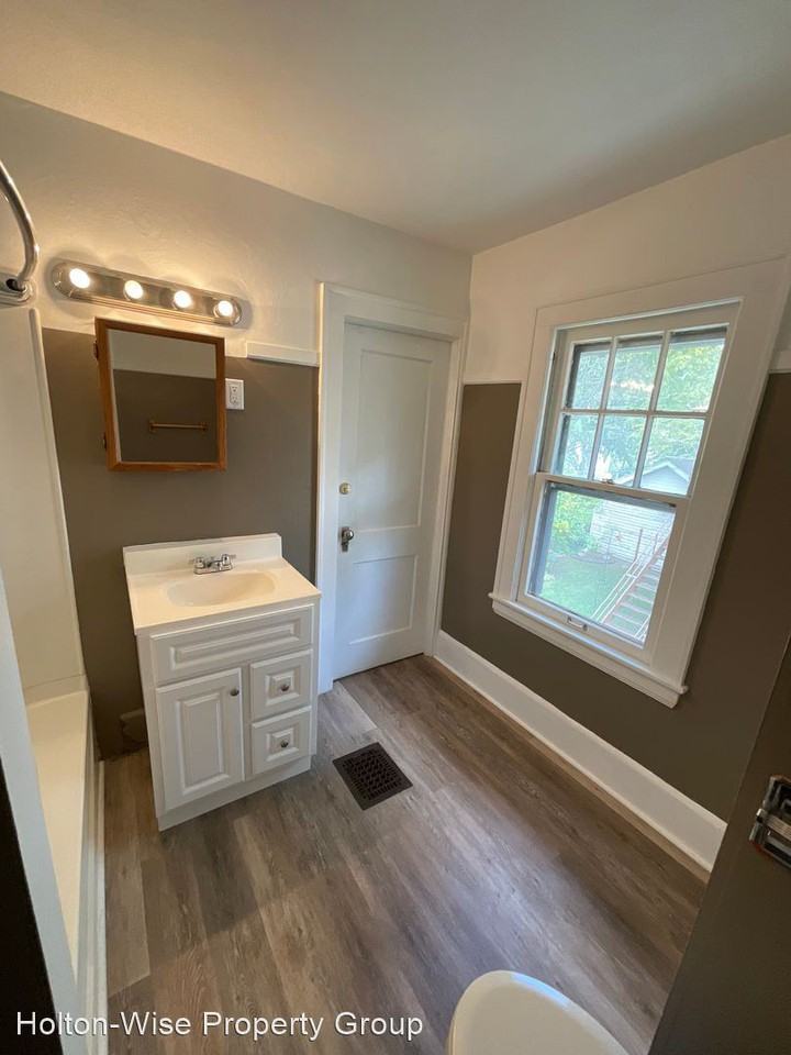 411 9th Street - Photo 2 of 19