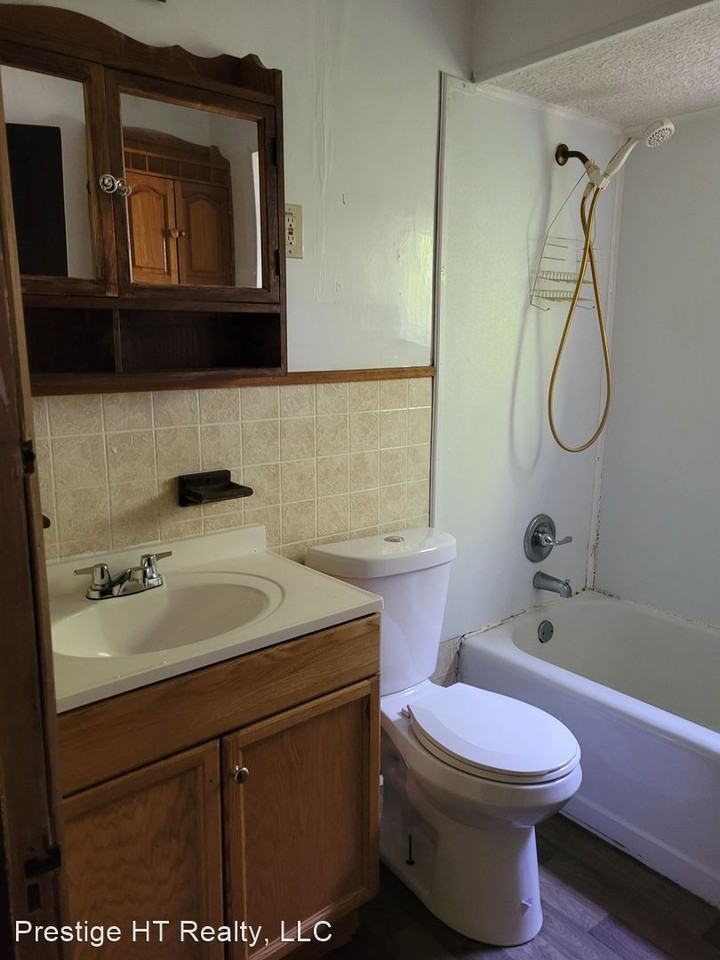 920 E 24th St - Photo 2 of 10