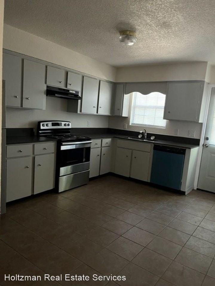 722 Sharon St - Photo 2 of 10