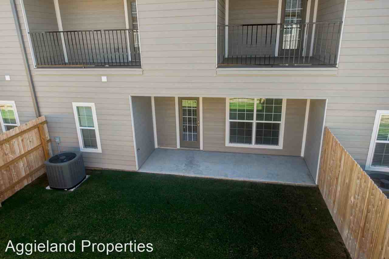 3322 Papa Bear Dr - Photo 3 of 14
