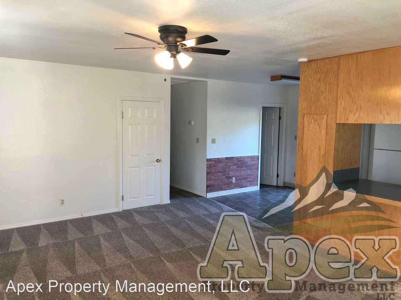 1323 W Howard St - Photo 2 of 13