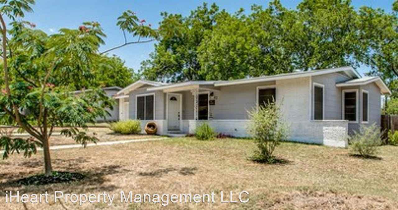 411 Dresden Dr - Photo 2 of 23