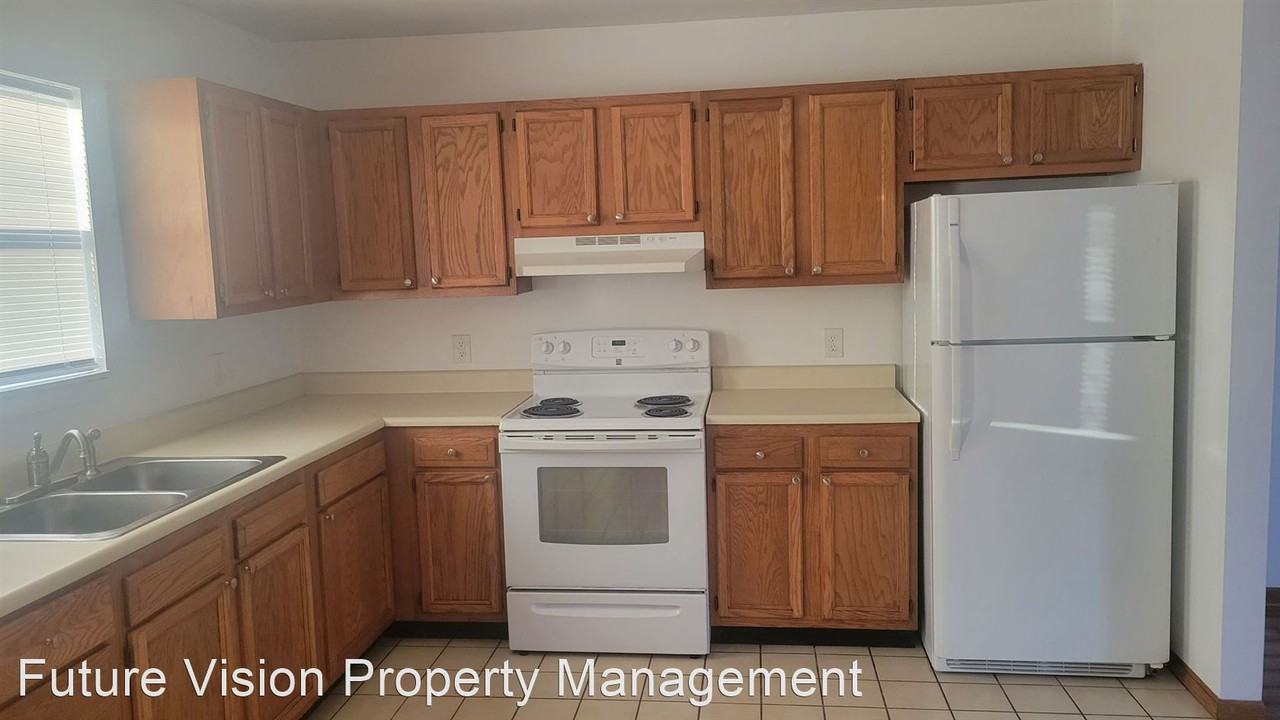 402 Front St - Photo 2 of 17