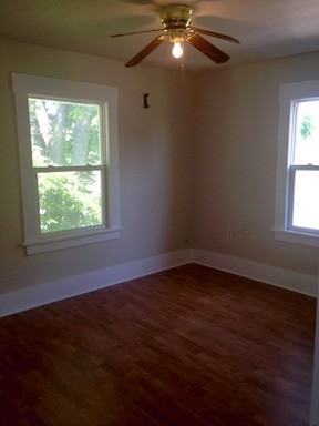 1112 Jefferson Ave - Photo 2 of 9