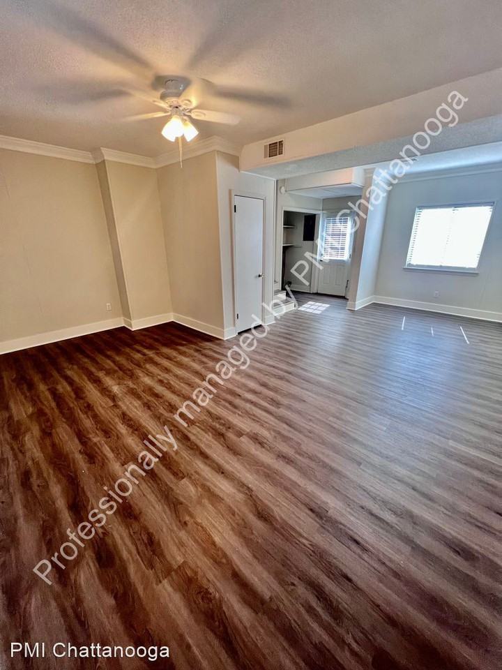 Tessie Lane - Photo 3 of 12