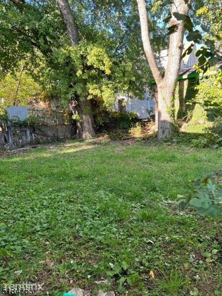 119 Lyons Ave - Photo 3 of 6