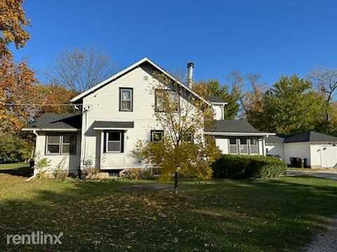 137 Wilson Ave - Photo 3 of 11