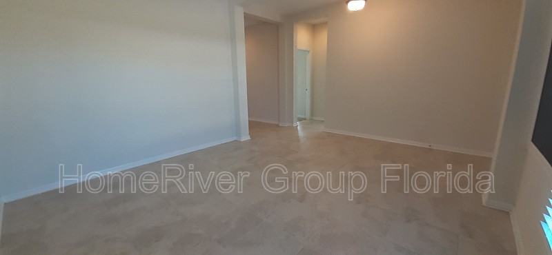 1805 Westerham Ave - Photo 2 of 31