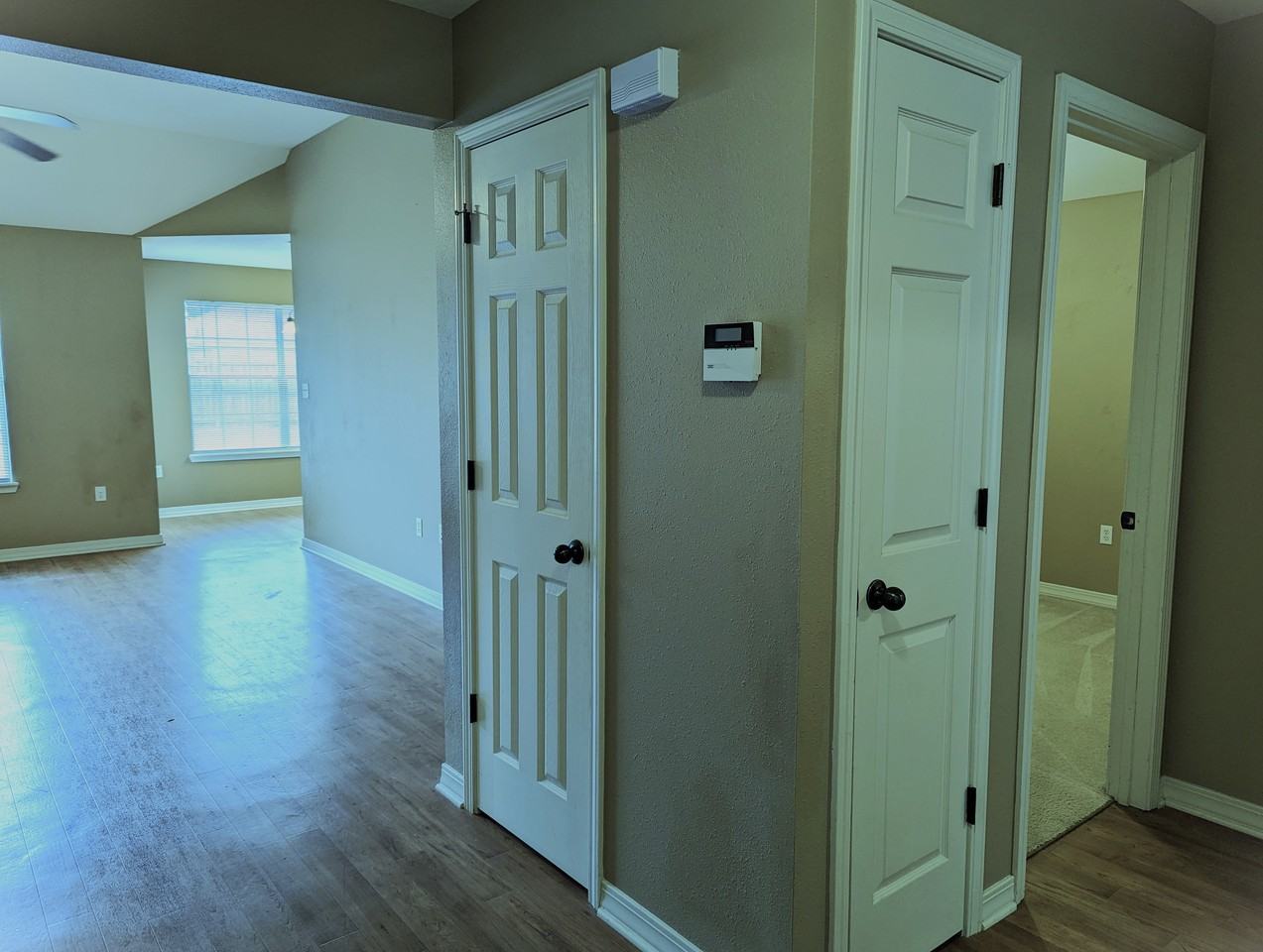 14 Southvillage Ln - Photo 2 of 30