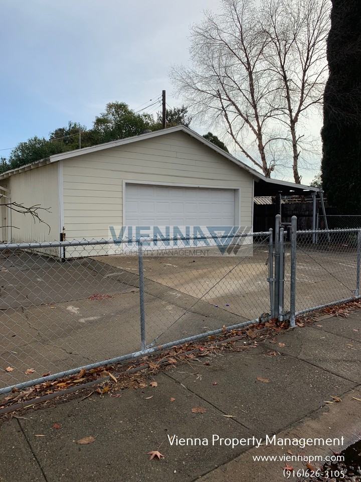 5641 Velma Way - Photo 3 of 14