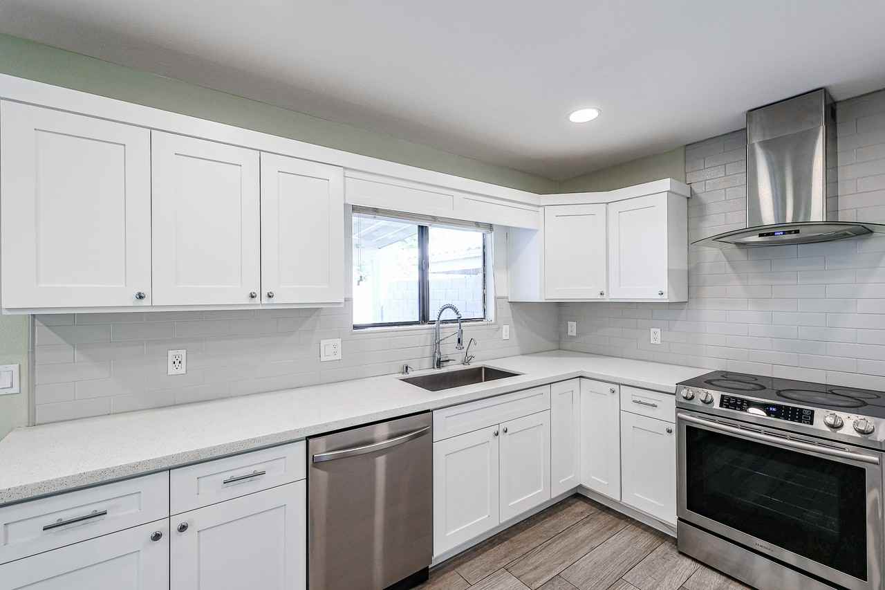 22442 N 21st St - Photo 5 of 39