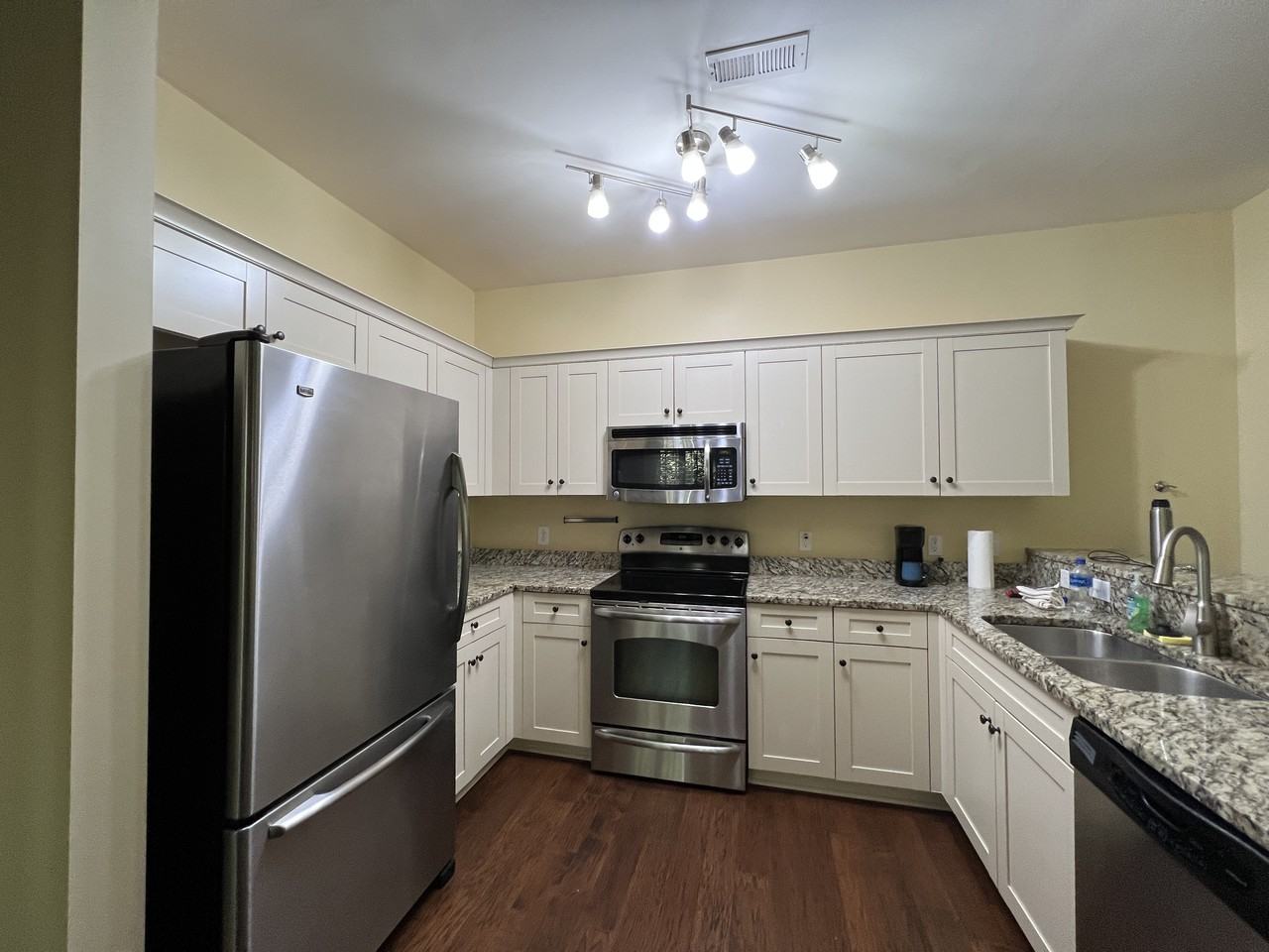 421 Grand Palm Ln - Photo 3 of 16