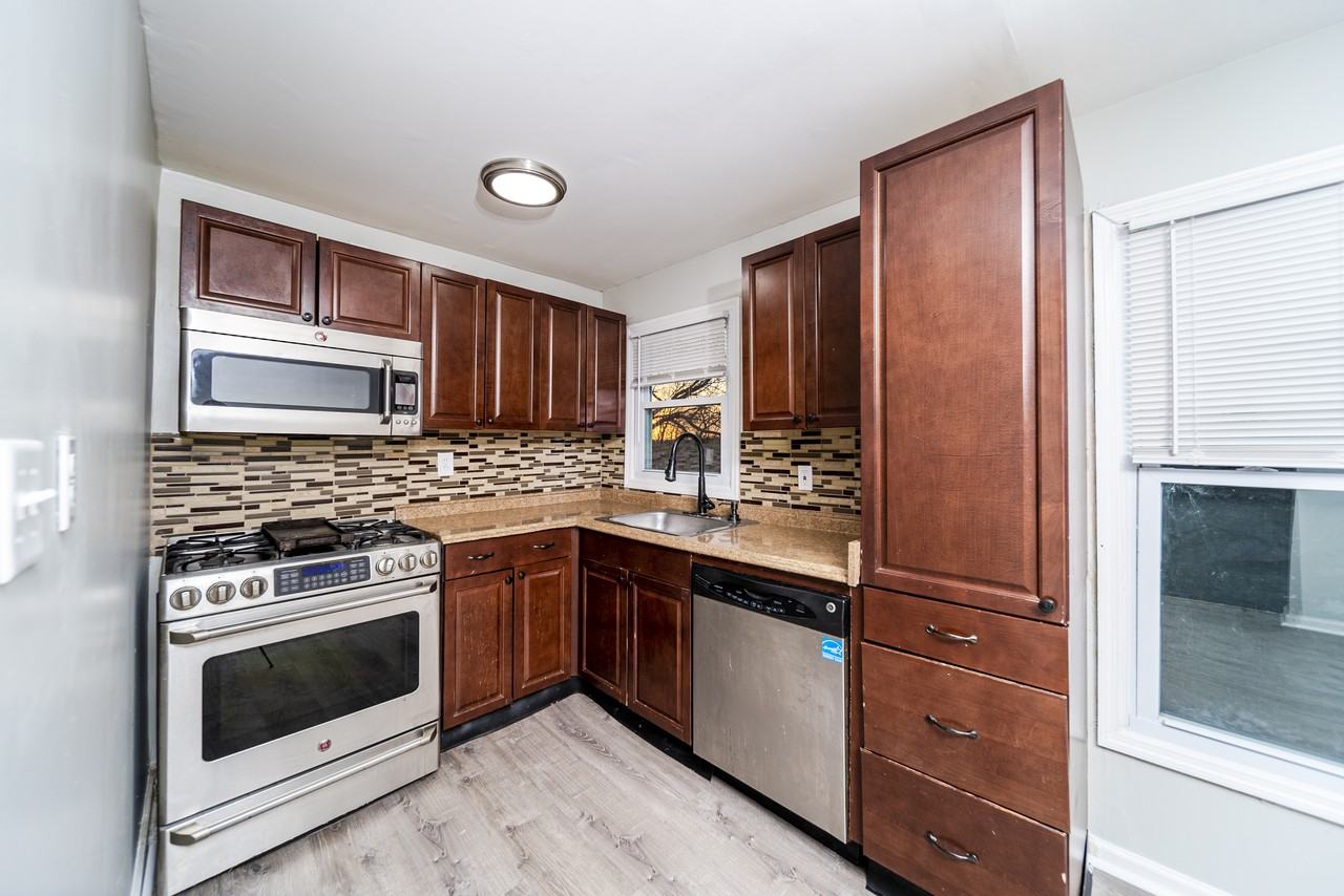 1325 1st Street - Photo 3 of 24