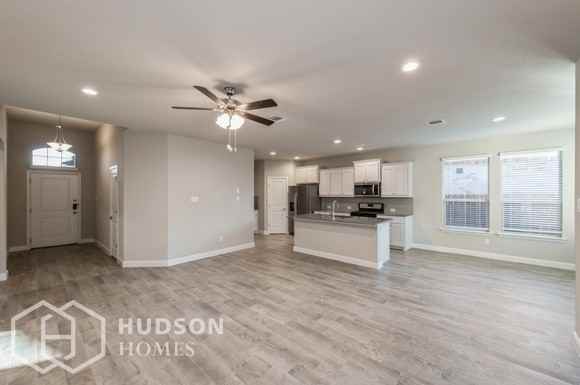 2404 Moon Ranch Dr - Photo 2 of 20