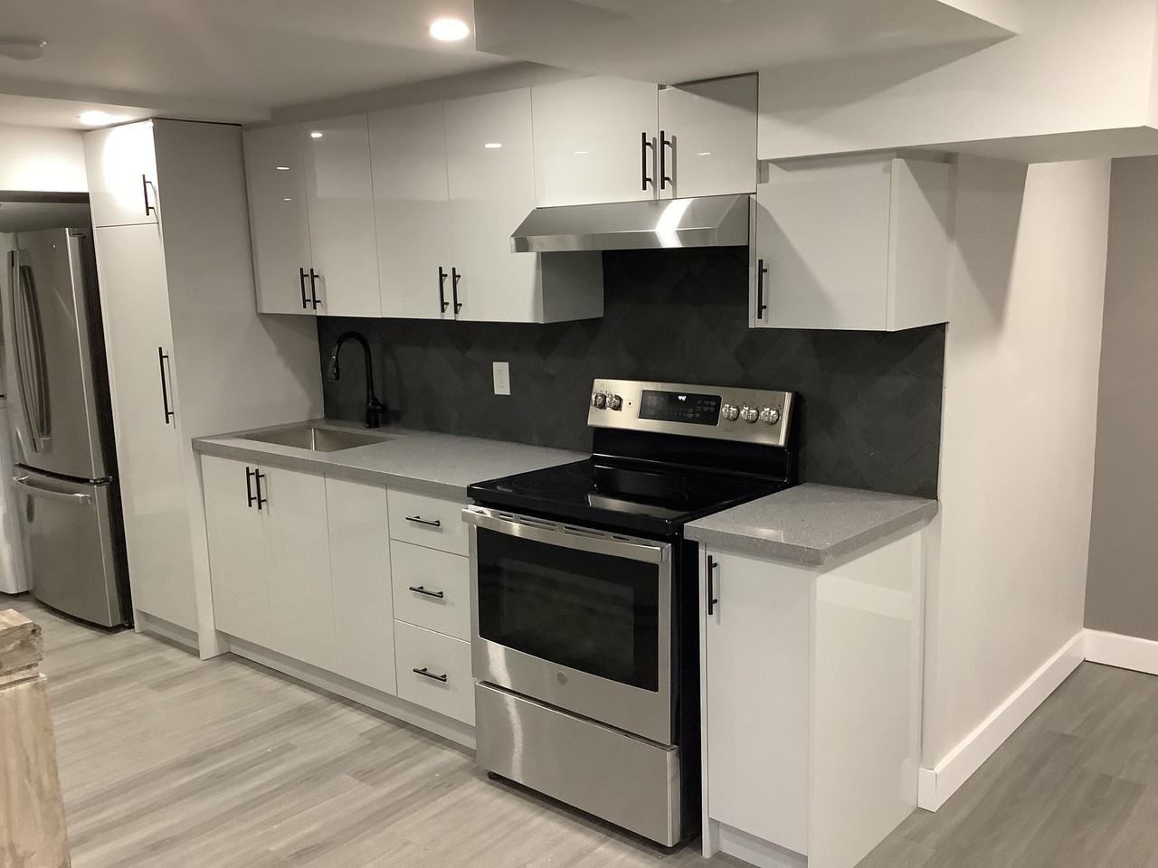 553 Rosebank Road - Photo 3 of 12