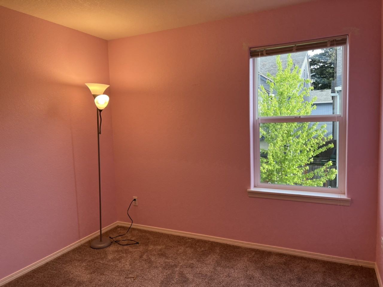 SE Steele St - Photo 3 of 7