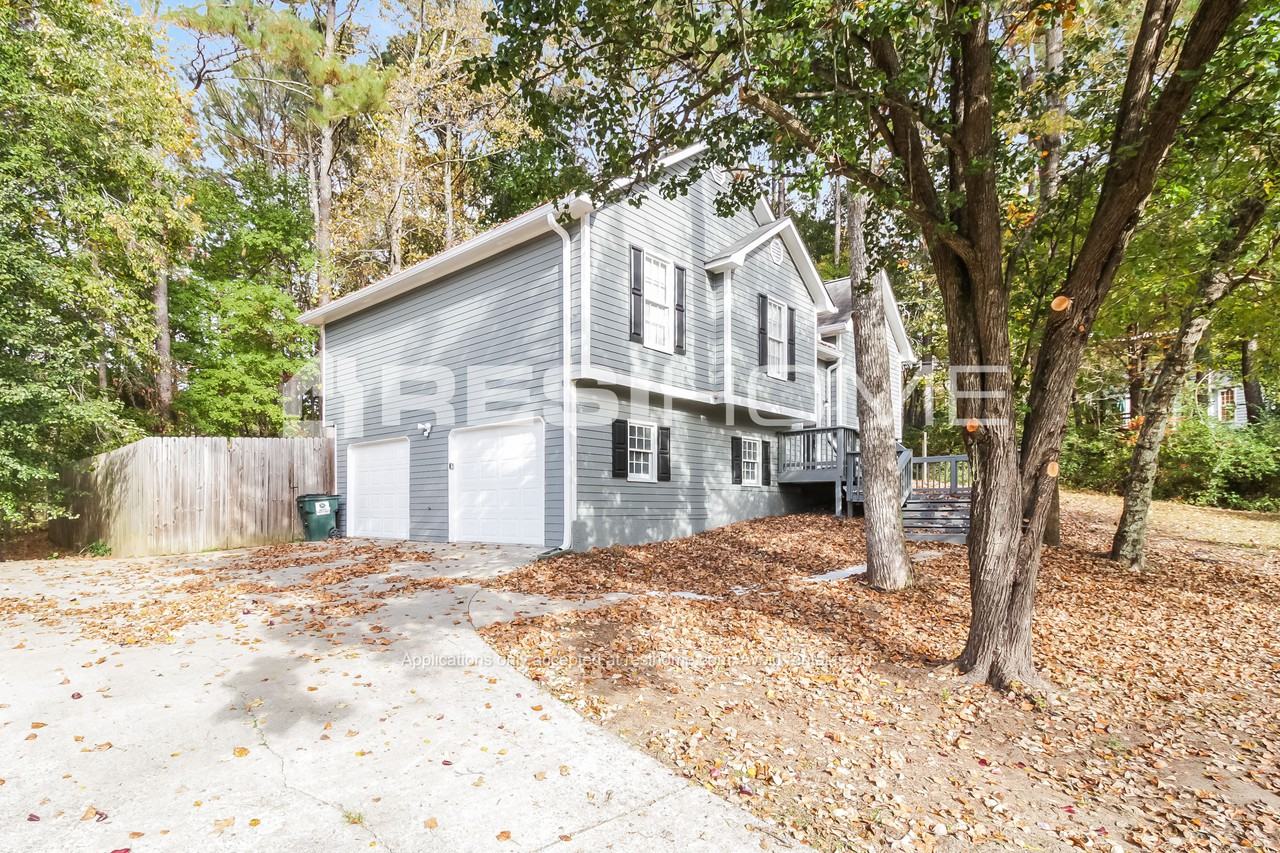 380 Amber Way - Photo 3 of 24