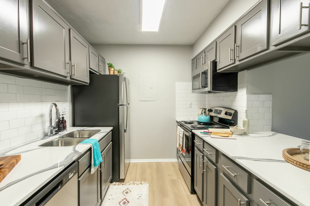 The Rowen - Photo 6 of 24