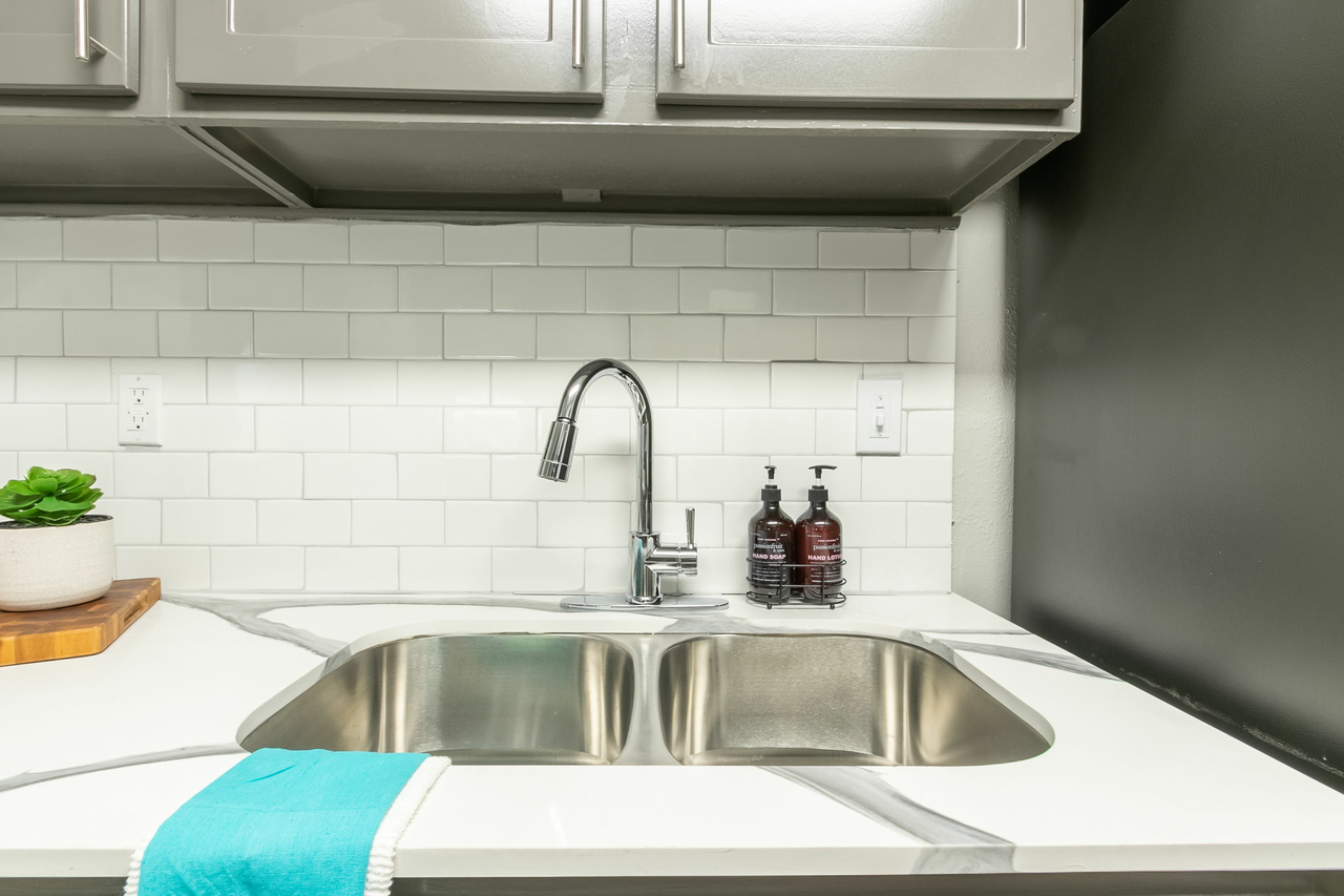 The Rowen - Photo 5 of 24