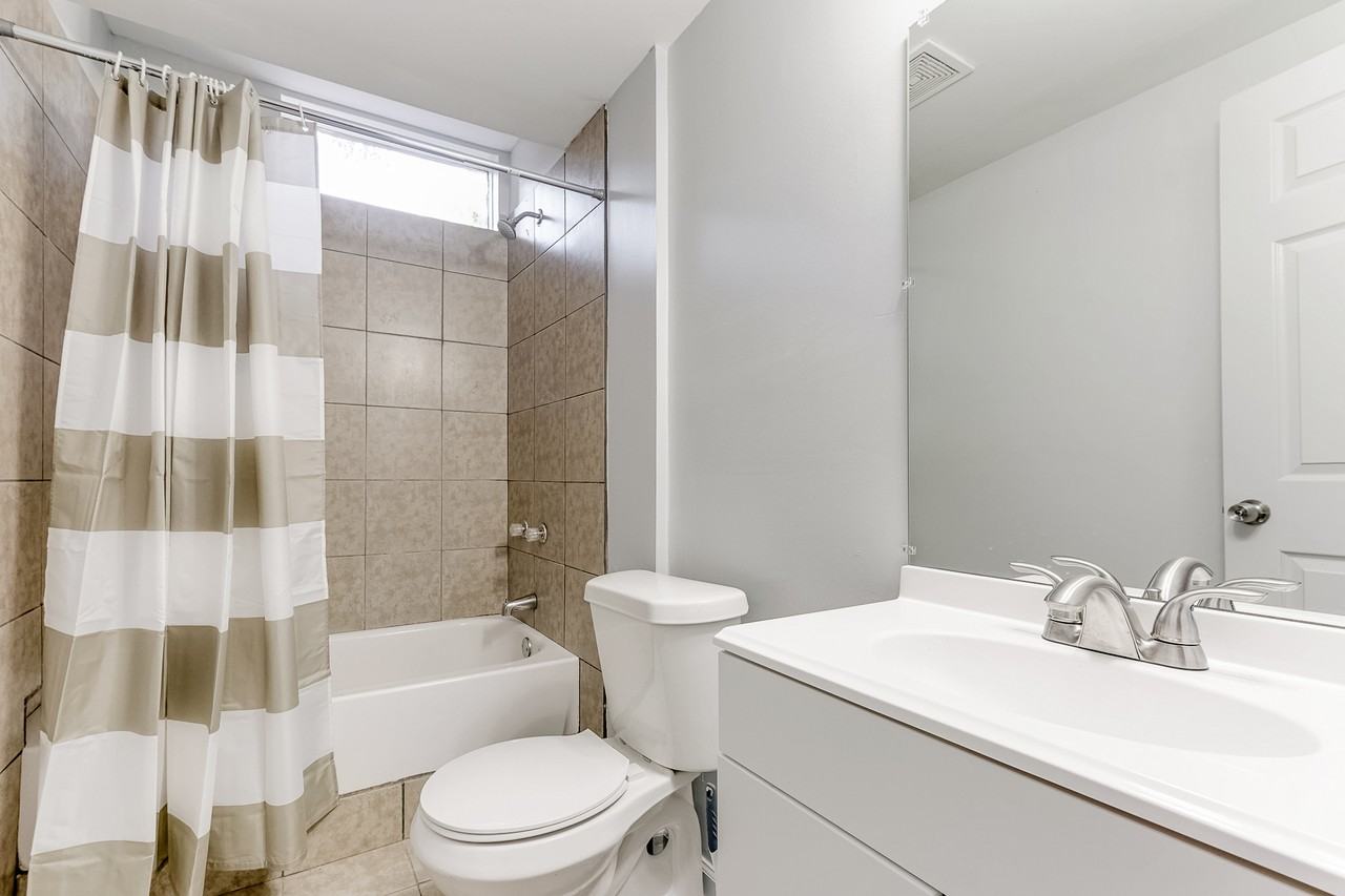 Florida Ave Sw - Photo 2 of 19