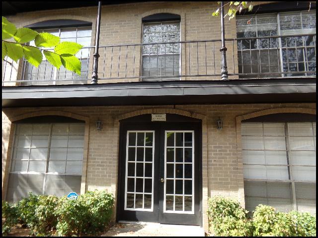 1601 N Bryant St #13 - Photo 3 of 10