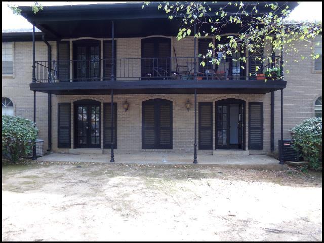 1601 N Bryant St #13 - Photo 4 of 10