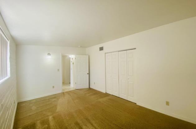 1635 East Hedrick Drive - Photo 3 of 5