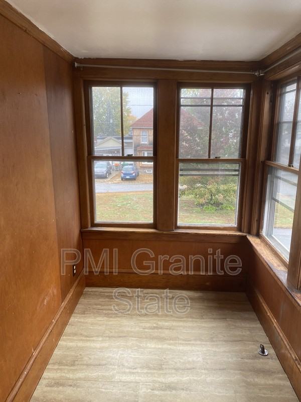 90 Lake St #B - Photo 3 of 8