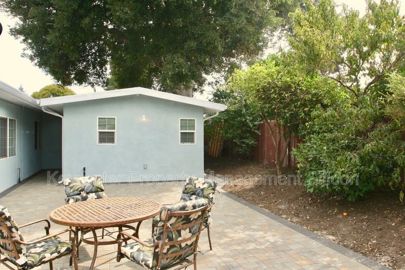 2495A 2495 - Photo 2 of 12