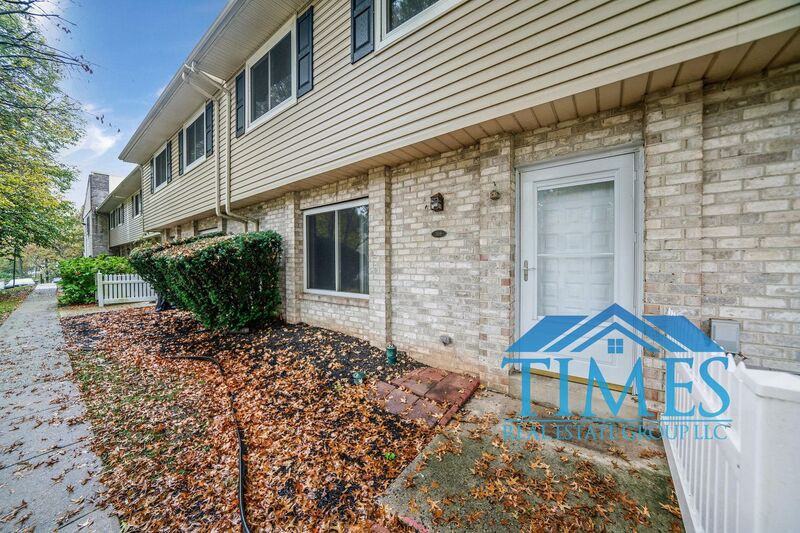 308 Village Walk - Photo 2 of 17