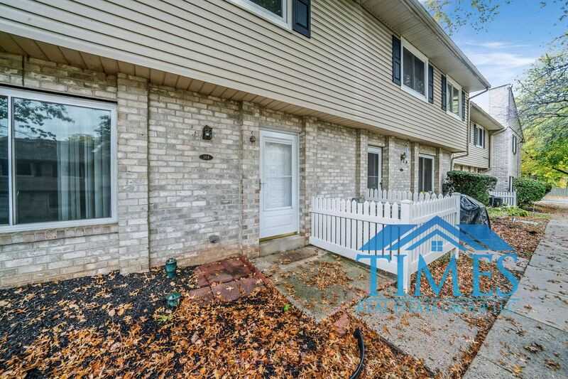 308 Village Walk - Photo 3 of 17