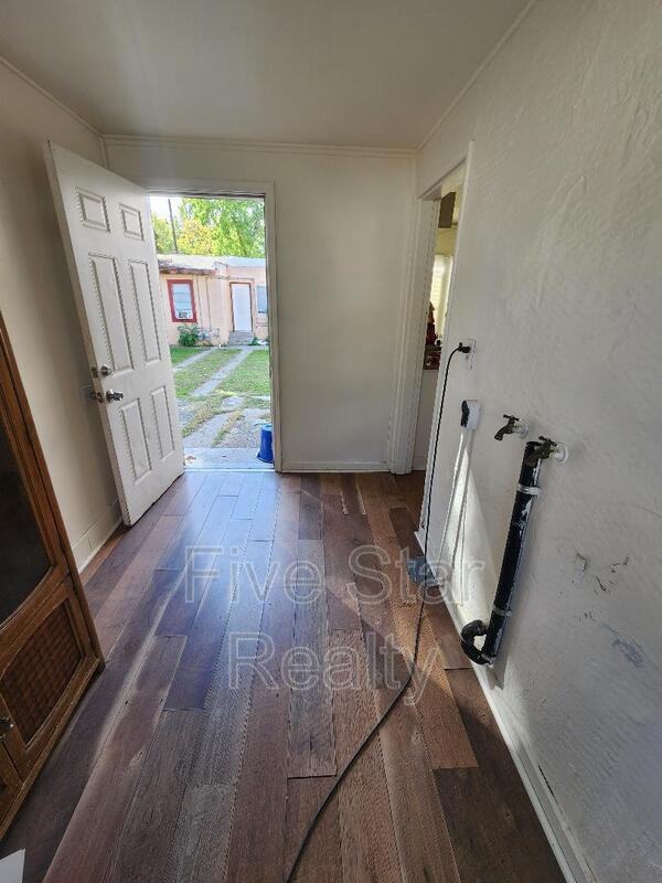 468 Ohio St - Photo 2 of 9