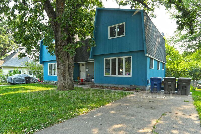 3919 Sw 3rd St - Photo 3 of 25